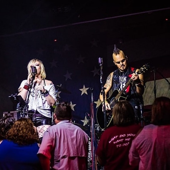 Meet your posher - Picture 2 of 8